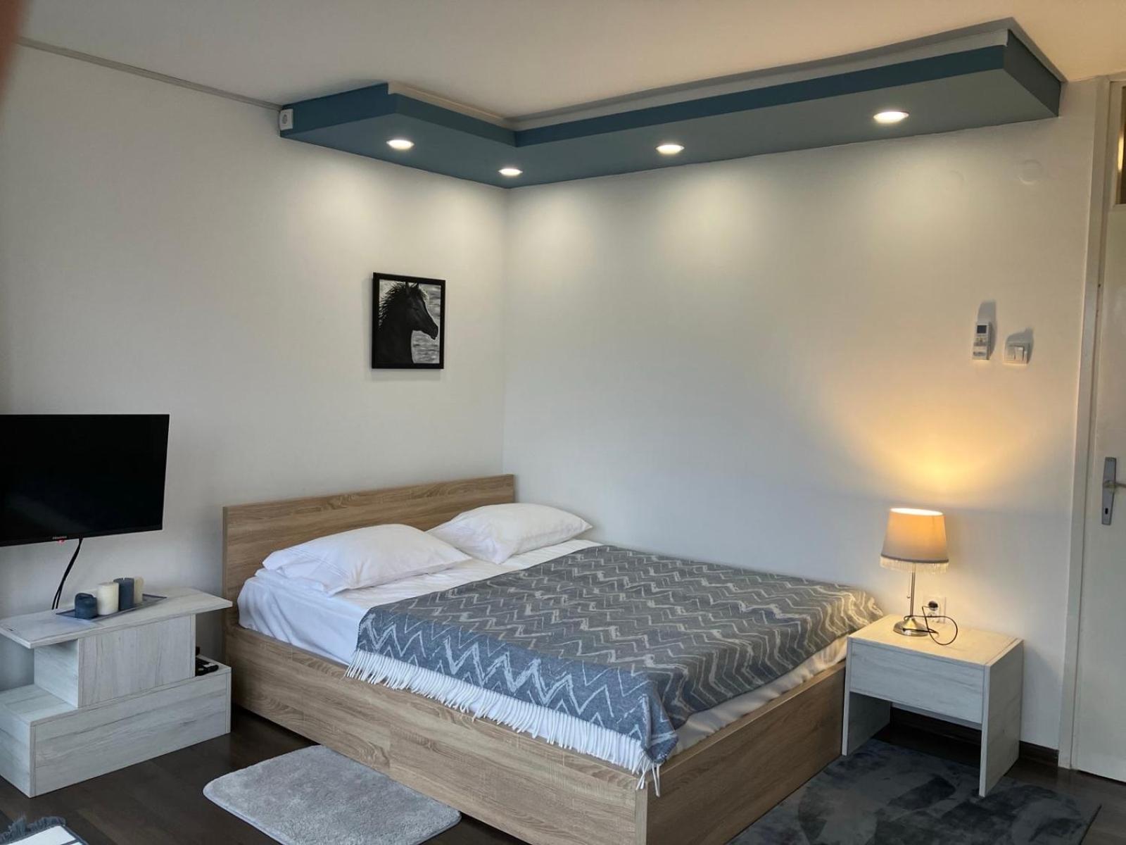 Blue Moon Appartement Novi Sad Buitenkant foto